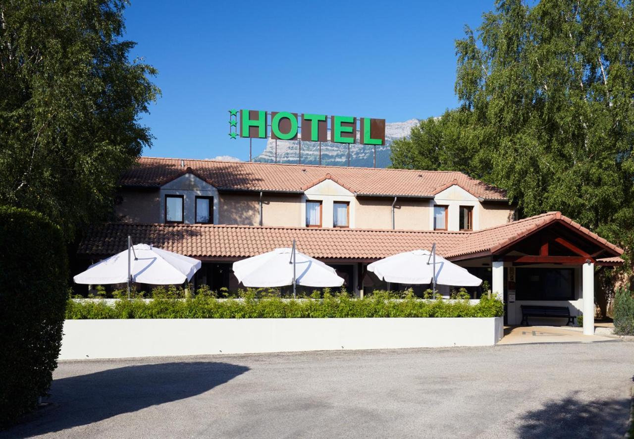 Logis Des Trois Massifs Hotel Claix  ภายนอก รูปภาพ