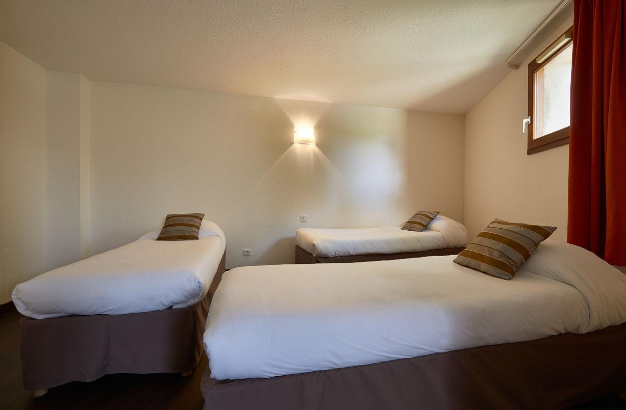 Logis Des Trois Massifs Hotel Claix  ภายนอก รูปภาพ